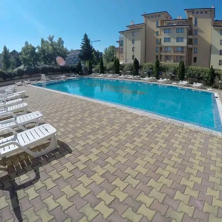 Lovely Studio Flat Kamelia Garden 1 Bulgaria Апартамент